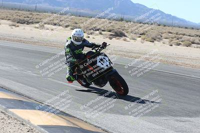 media/Dec-01-2025-Moto Forza (Mon) [[2daa91e15f]]/3-Beginner Group/Session 3 (Turn 16 Inside)/